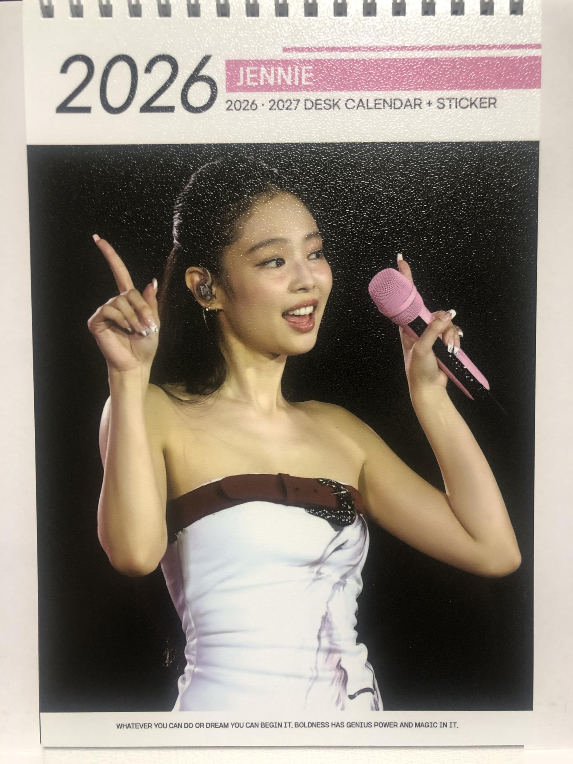 Amazon.co.jp: ジェニ グッズ 2026-2027 2年分 卓上カレンダー (JENNIE